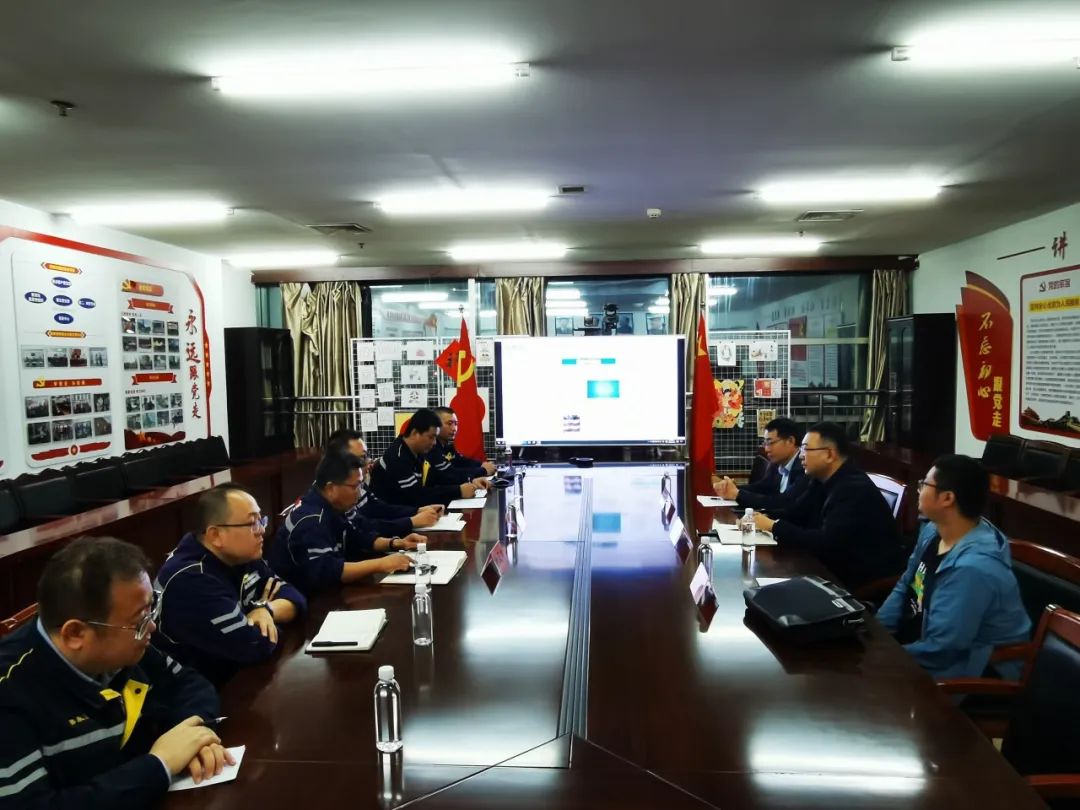 河(hé)北(běi)省應急管理(lǐ)與安全生(shēng)産協會(huì)副秘書(shū)長(cháng)王嵩一(yī)行(xíng)莅臨公司進行(xíng)安全管理(lǐ)标準化(huà)示範班組現(xiàn)場(chǎng)審核工(gōng)作(zuò)